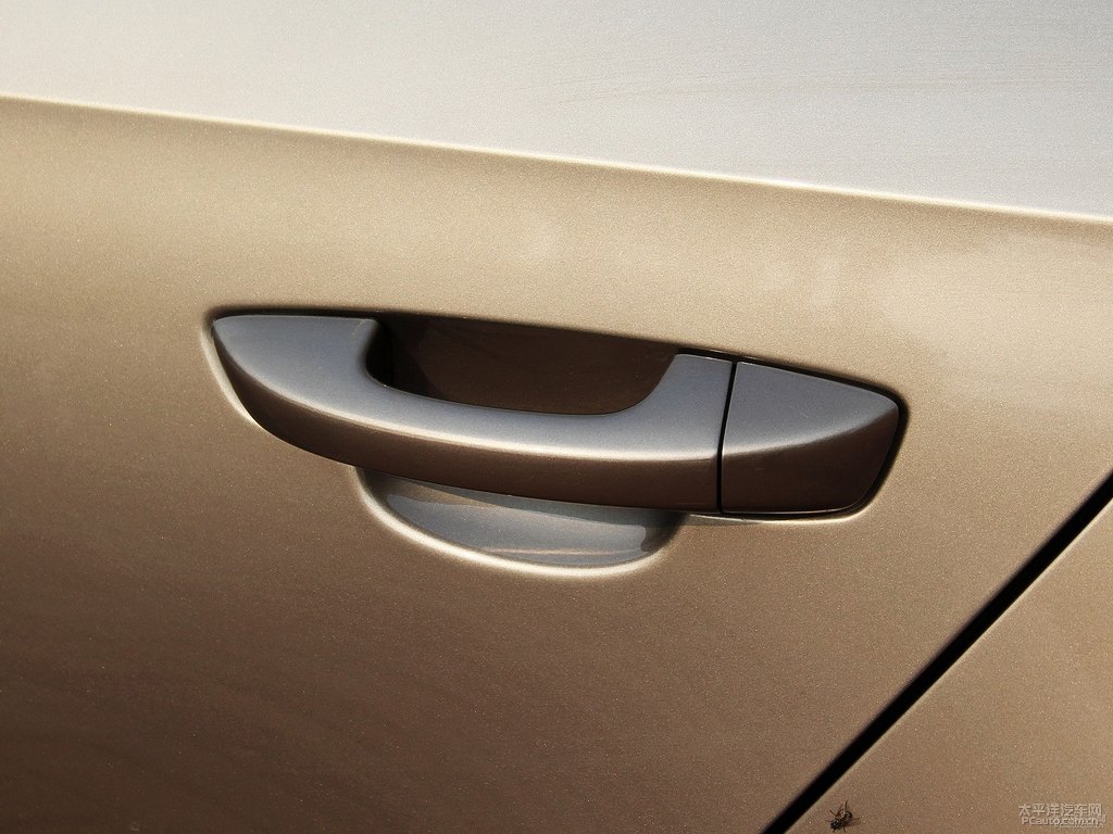 鈦金帕薩特車身外觀圖片