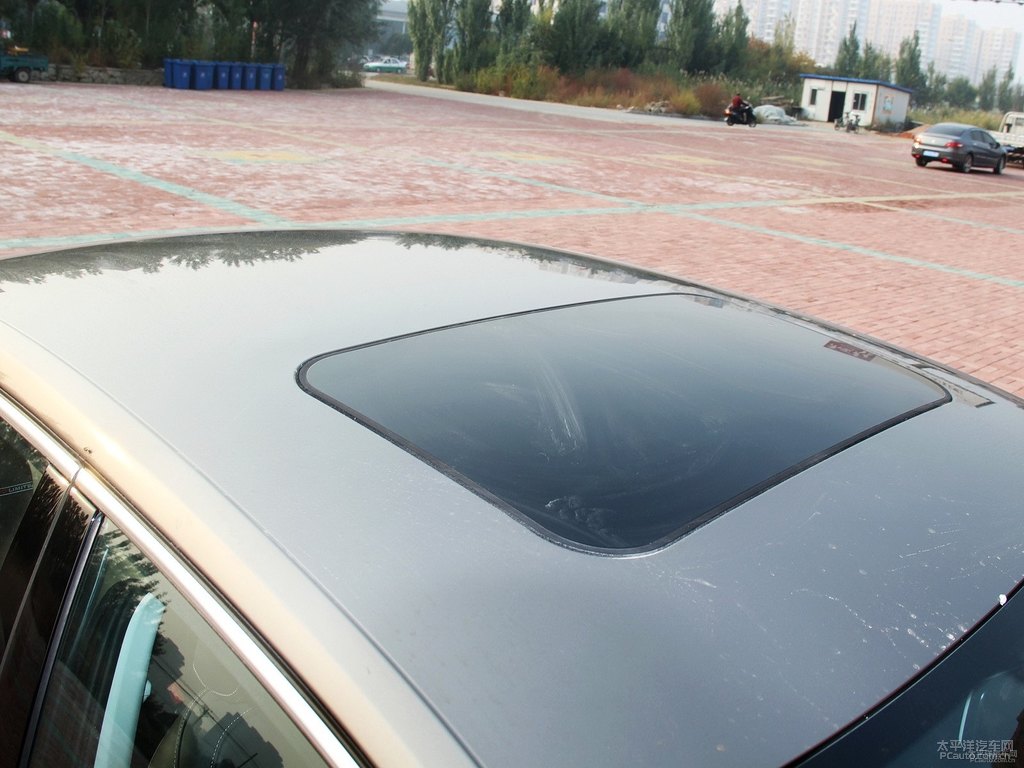 鈦金帕薩特車(chē)身外觀圖片
