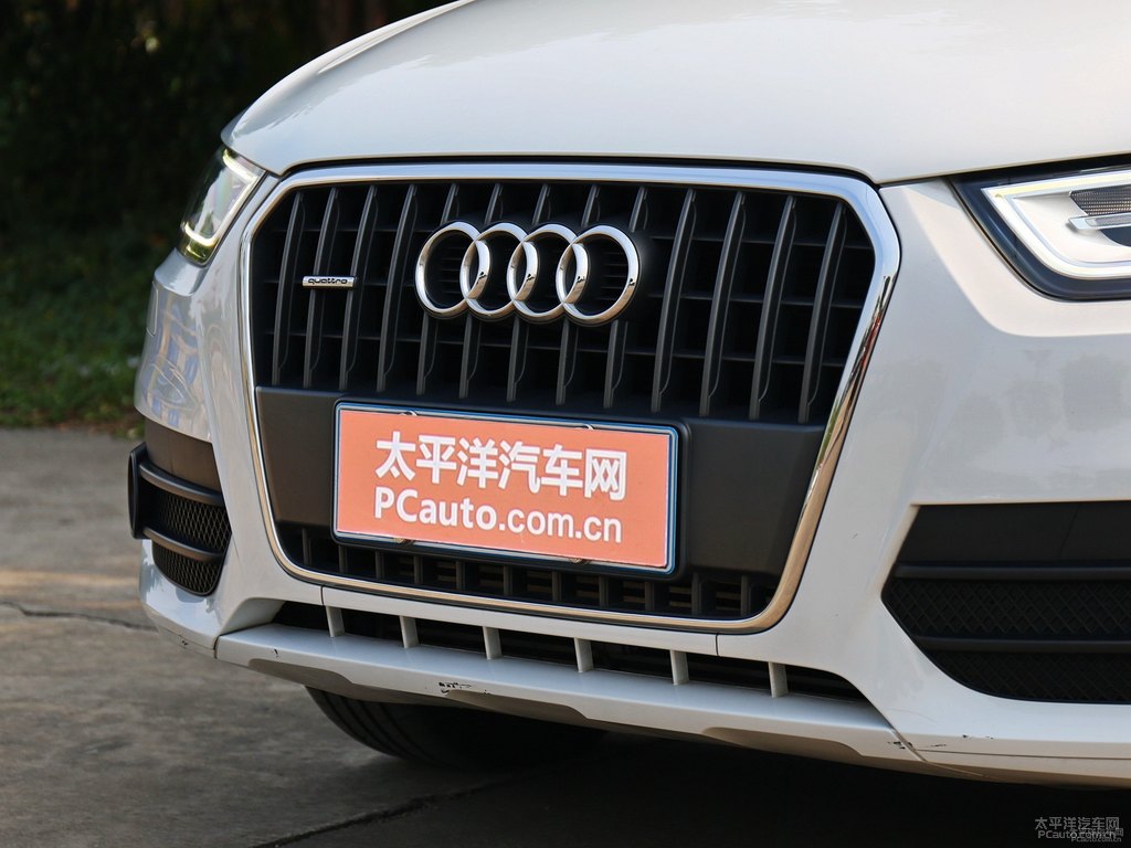 冰川白奧迪Q3車頭外觀圖片