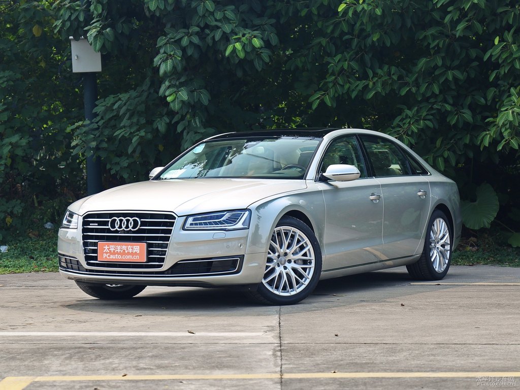 斑羚米色奧迪A8L整車外觀外觀圖片
