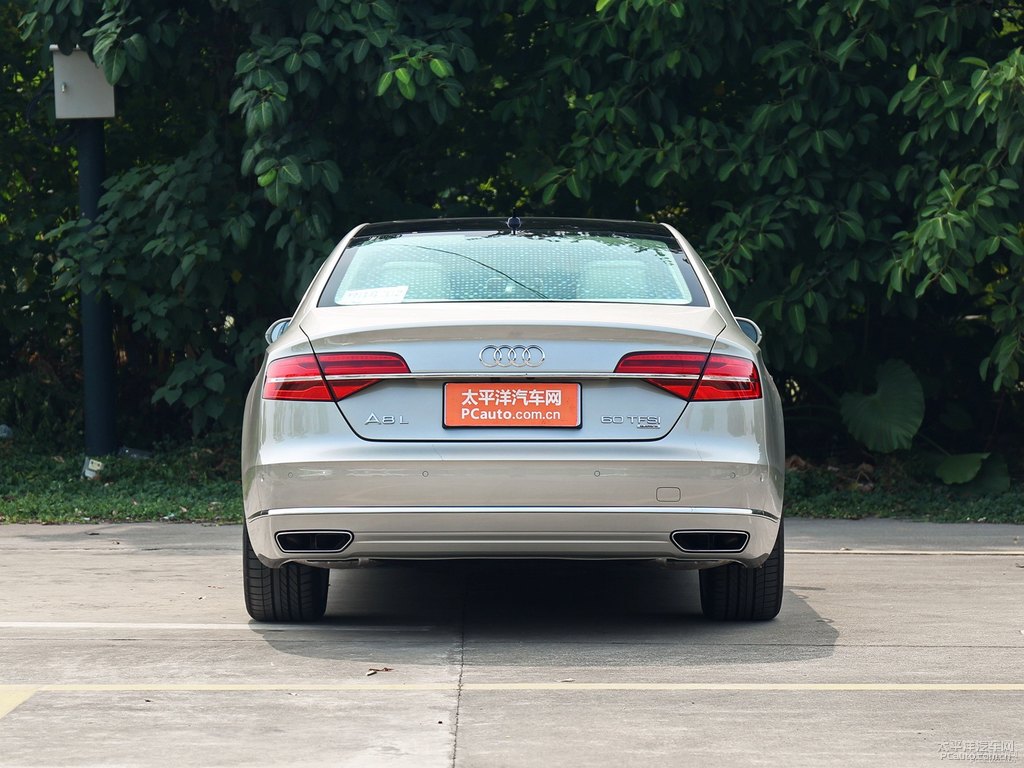 斑羚米色奧迪A8L整車外觀外觀圖片
