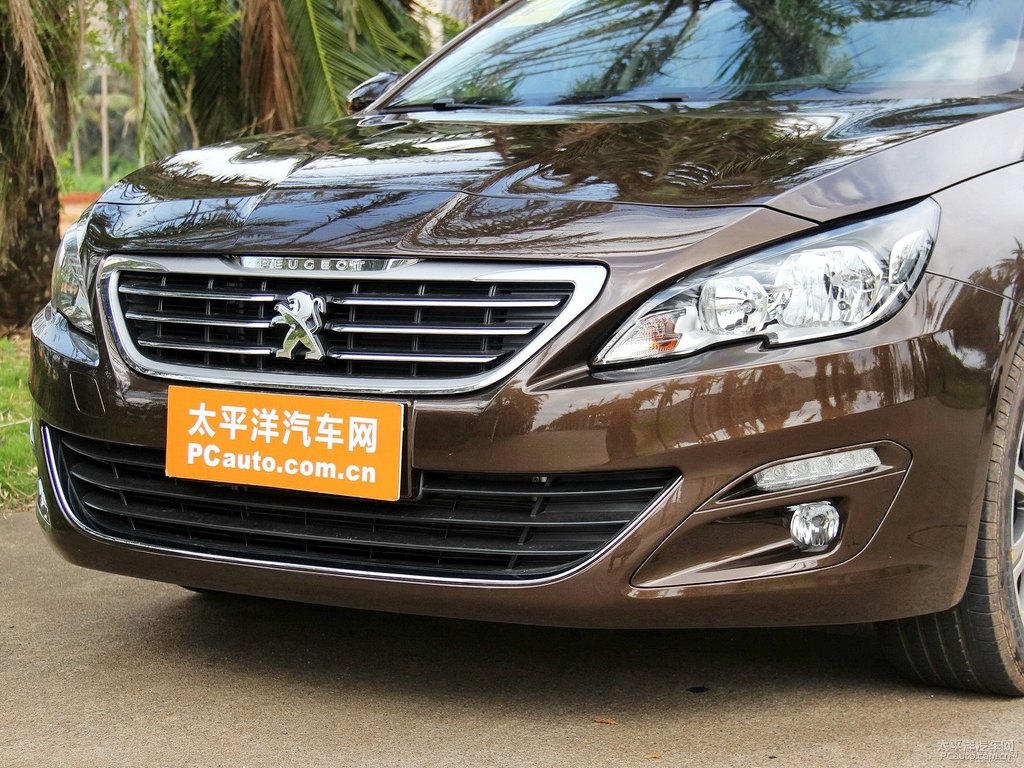 松木棕標(biāo)致408車頭外觀圖片