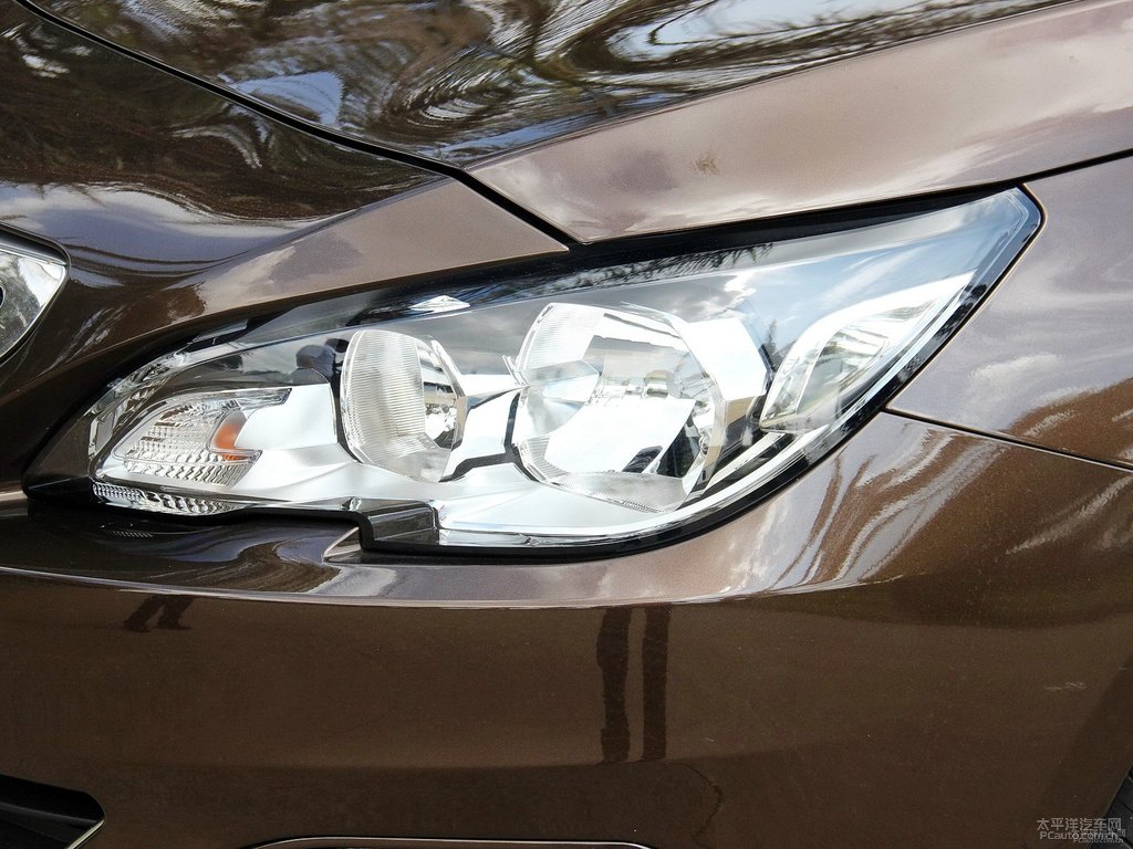 松木棕標(biāo)致408車頭外觀圖片
