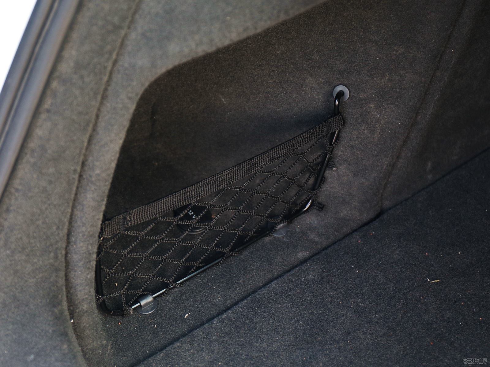 奧迪Q3空間高清大圖