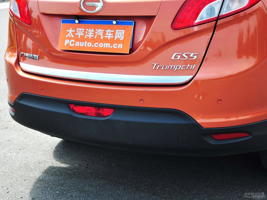 荷蘭橙傳祺GS5車尾外觀圖片