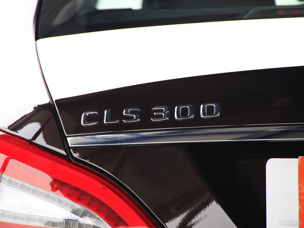 曜巖黑奔馳CLS級車尾外觀圖片