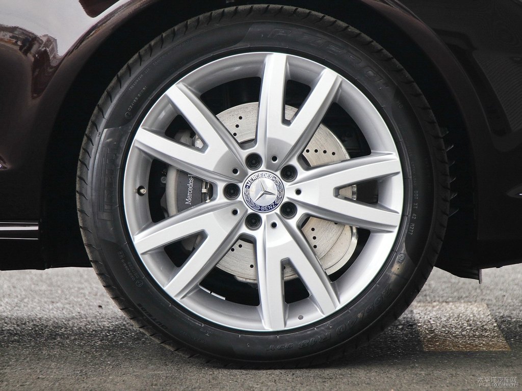 曜巖黑奔馳CLS級車身外觀圖片