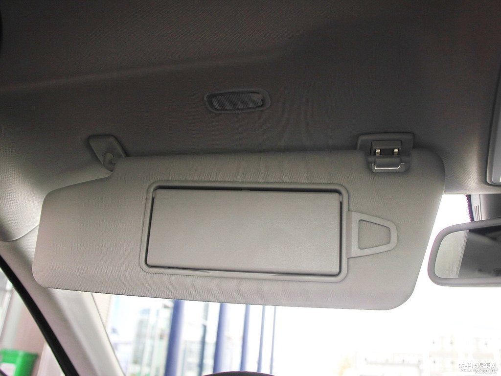 曜巖黑奔馳CLS級車廂內(nèi)飾圖片