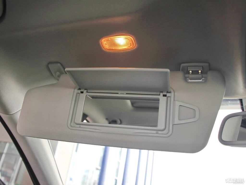 曜巖黑奔馳CLS級車廂內(nèi)飾圖片