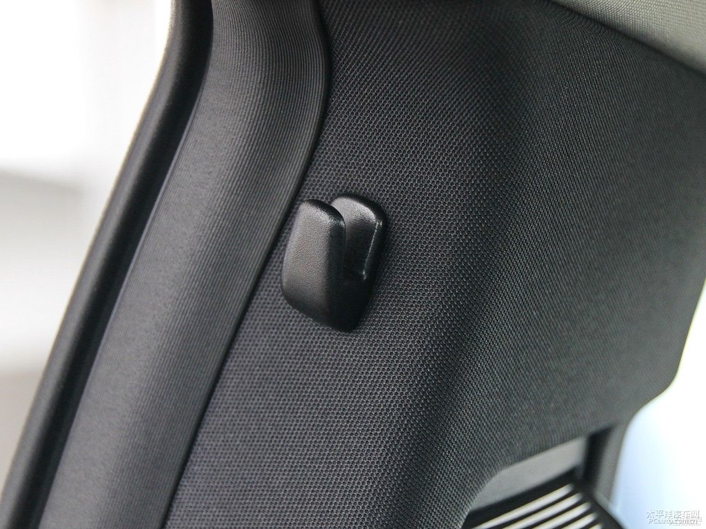曜巖黑奔馳CLS級車廂內(nèi)飾圖片