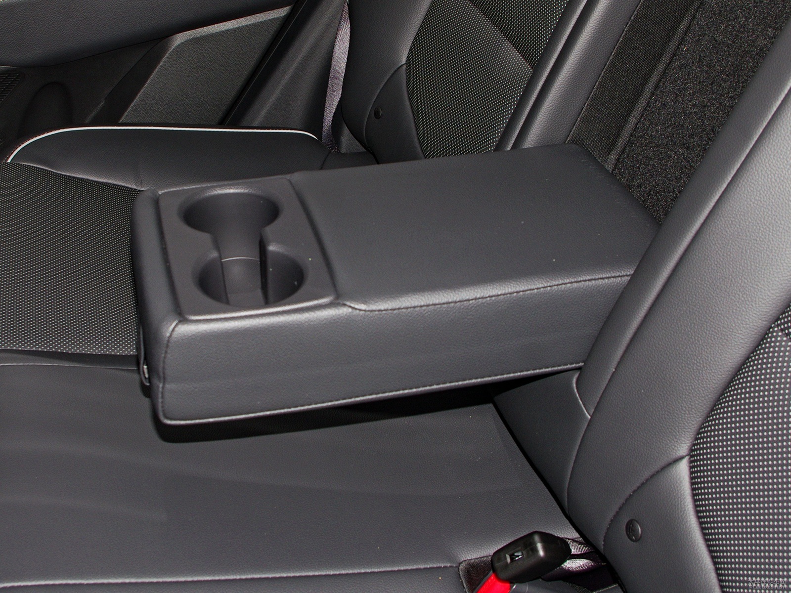 北京現代ix25空間高清大圖