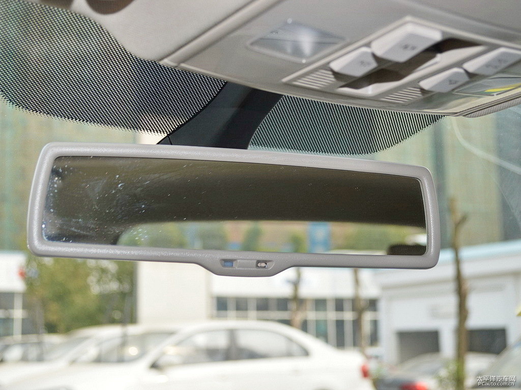 極地白高爾夫車廂內(nèi)飾圖片