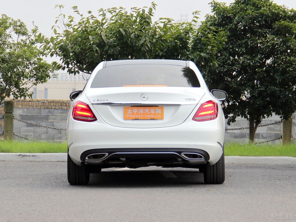 北極白奔馳C級(jí)整車外觀外觀圖片