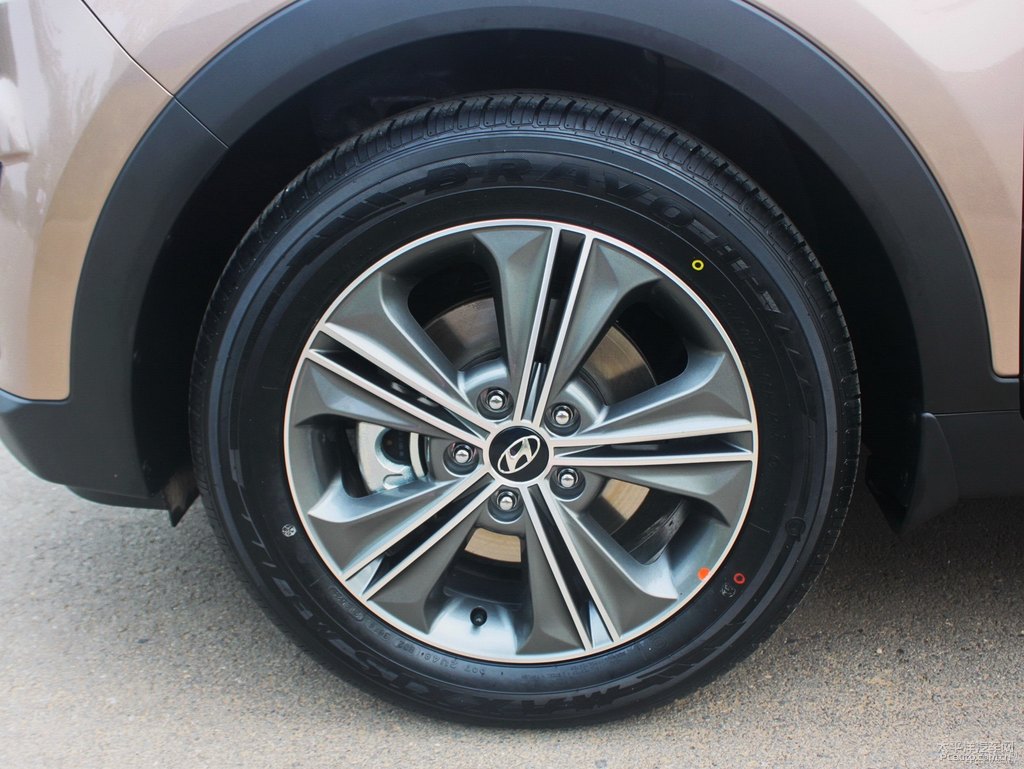 流沙金北京現(xiàn)代ix25車身外觀圖片