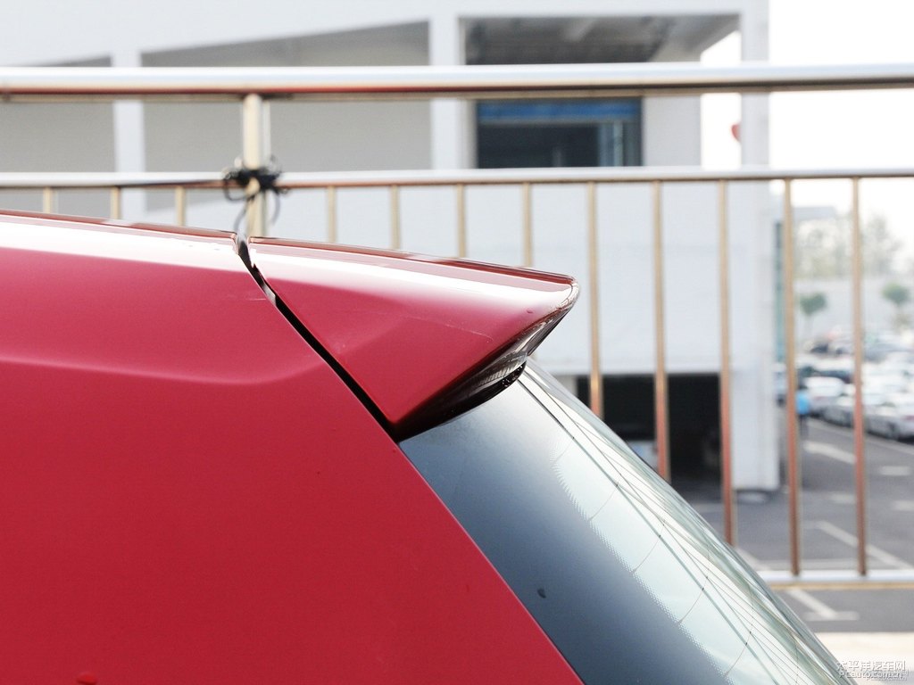瑪雅紅高爾夫車(chē)尾外觀圖片