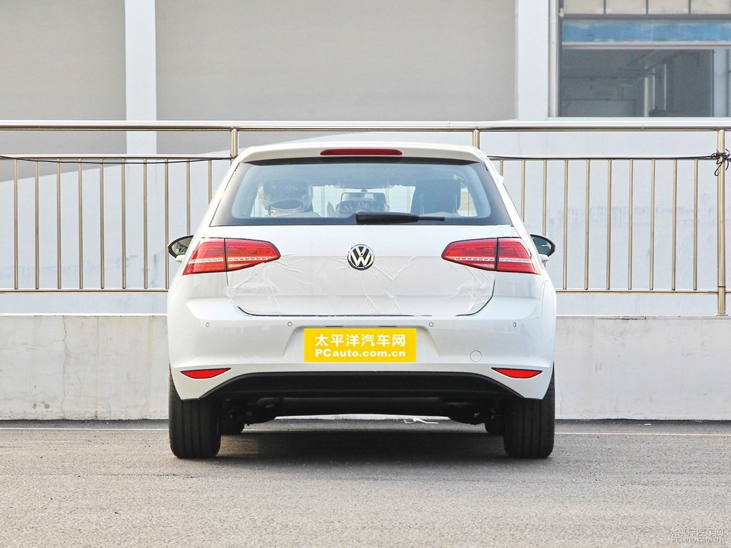 極地白高爾夫整車(chē)外觀(guān)外觀(guān)圖片