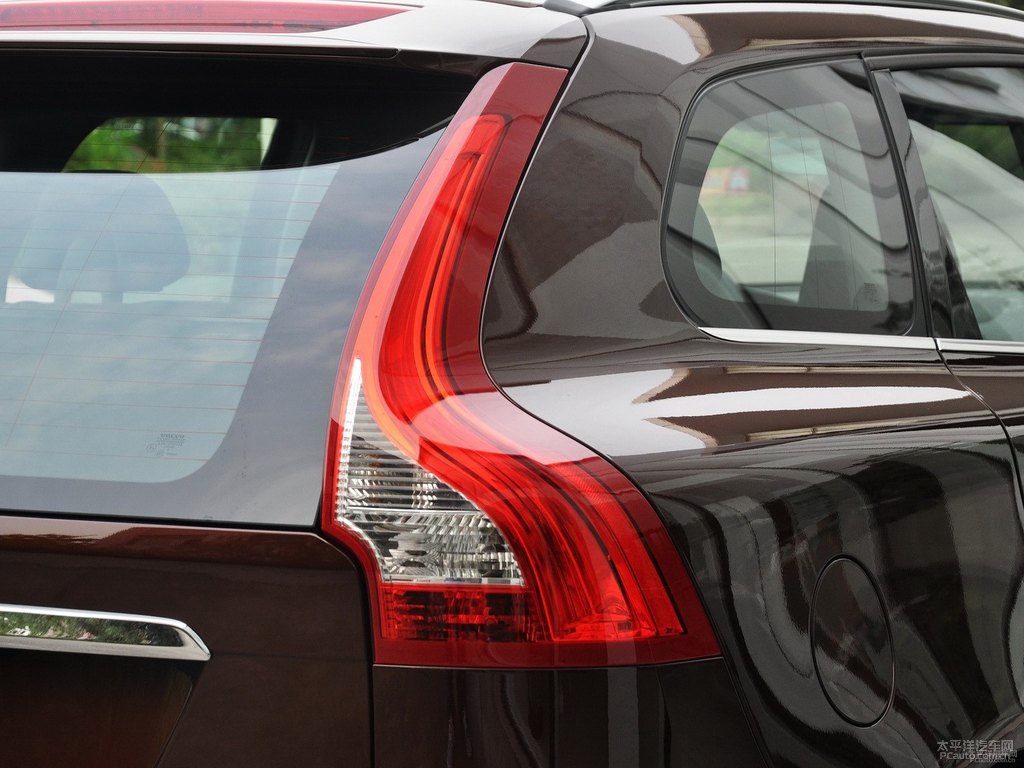 醇咖色沃爾沃XC60車(chē)尾外觀圖片