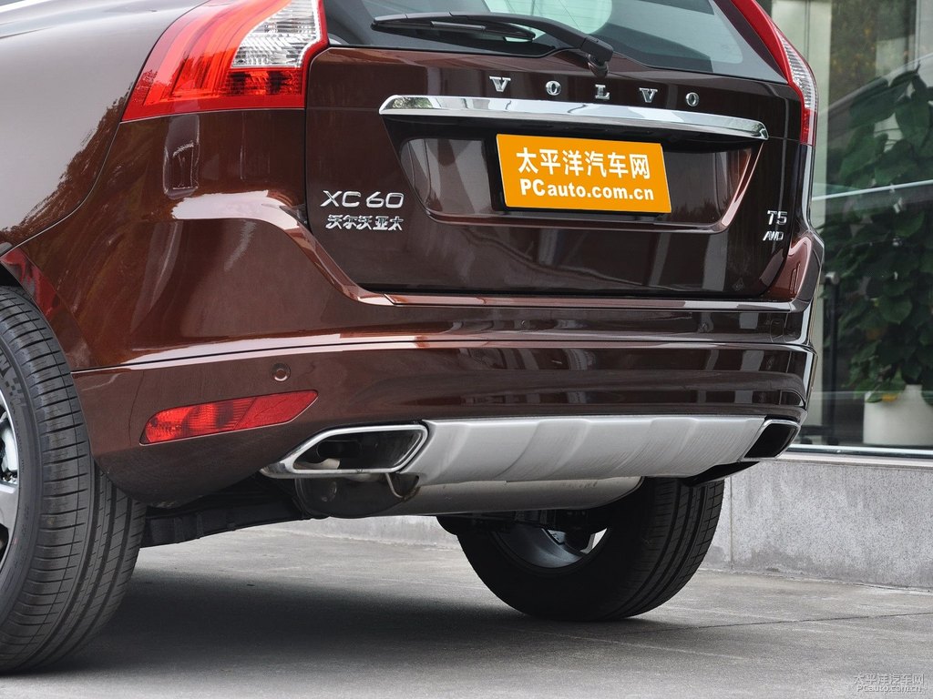 醇咖色沃爾沃XC60車尾外觀圖片
