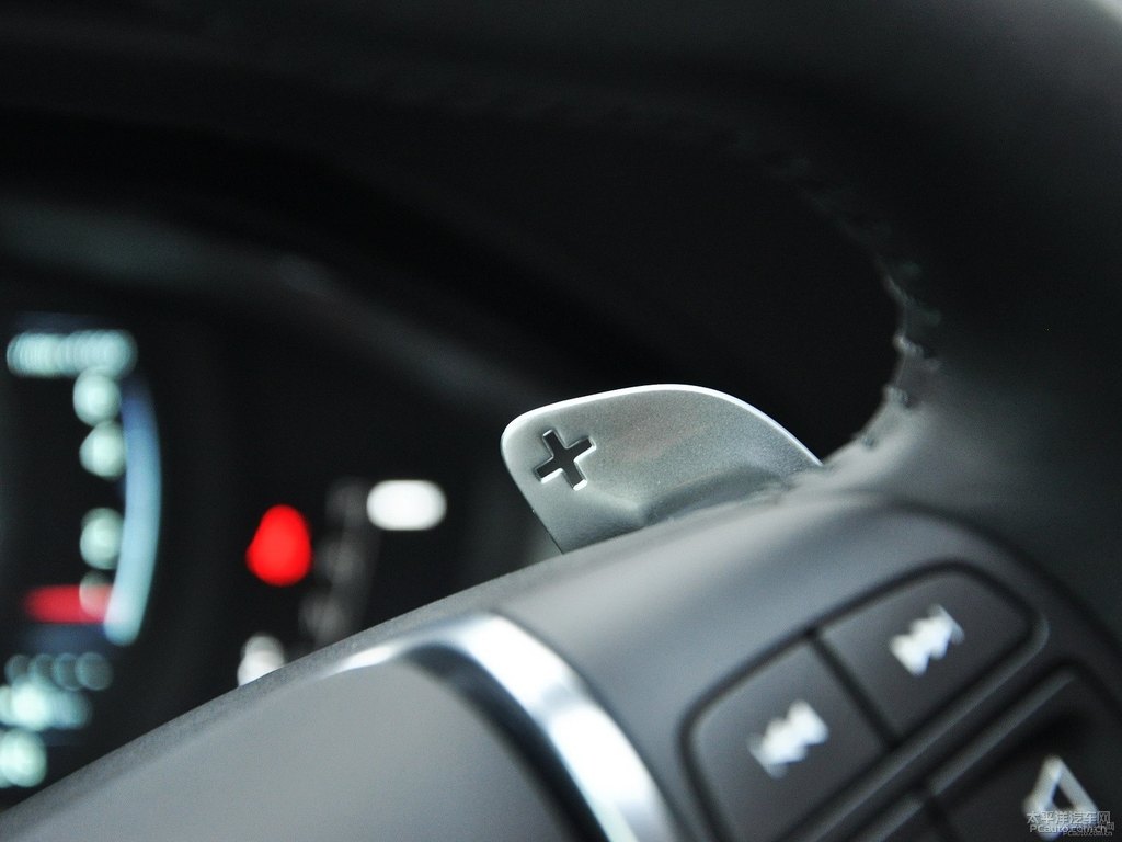 醇咖色沃爾沃XC60中控內(nèi)飾圖片