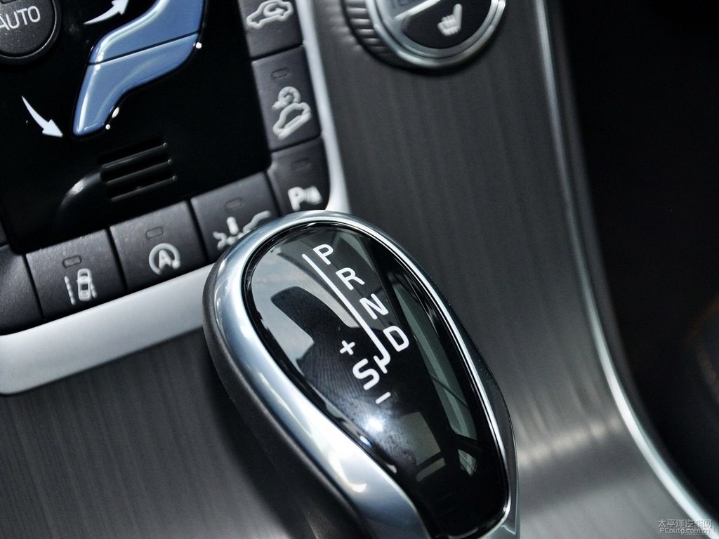 醇咖色沃爾沃XC60中控內(nèi)飾圖片