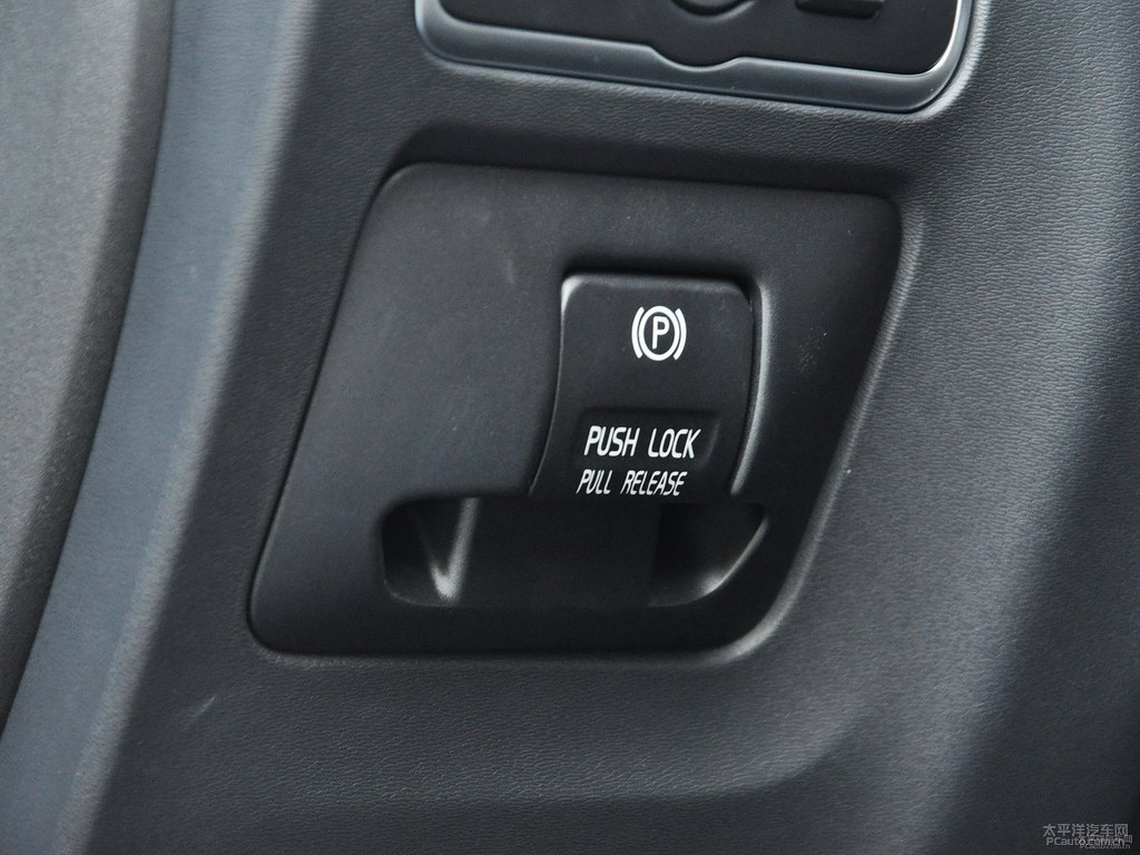 醇咖色沃爾沃XC60中控內(nèi)飾圖片