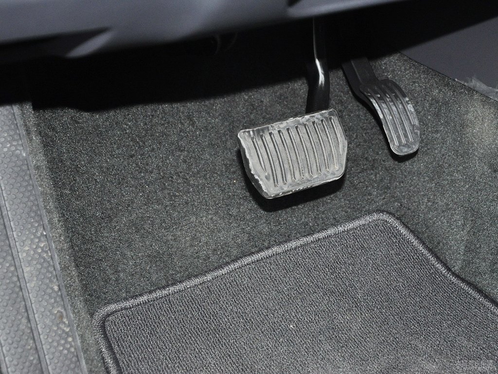 醇咖色沃爾沃XC60中控內(nèi)飾圖片
