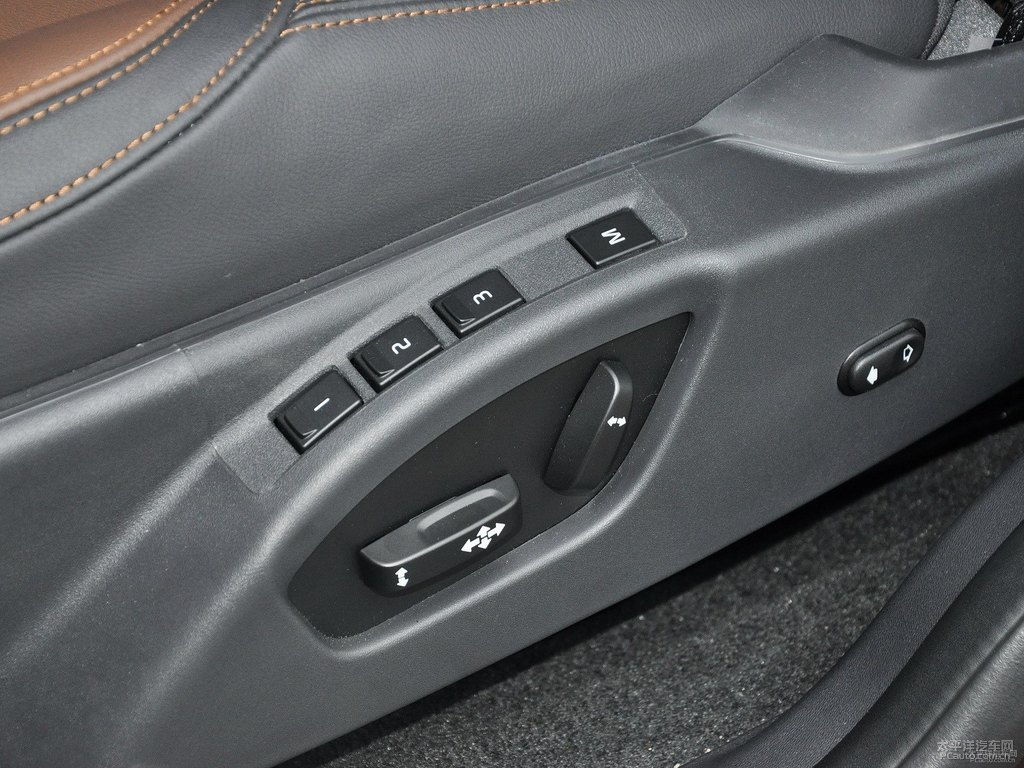 醇咖色沃爾沃XC60座椅內(nèi)飾圖片