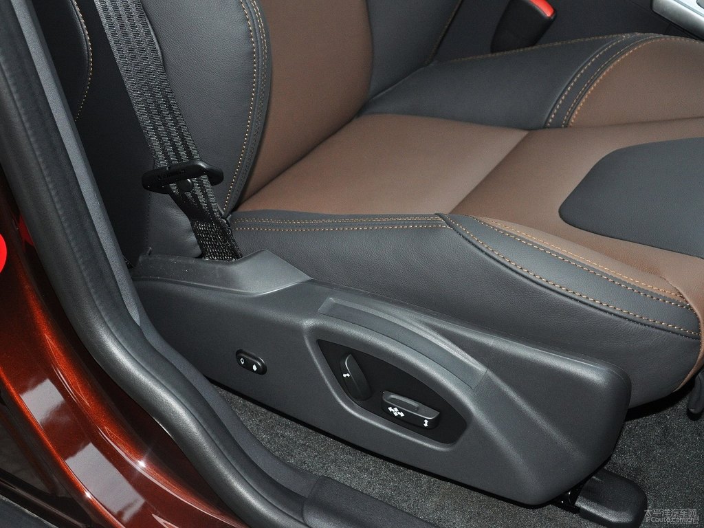 醇咖色沃爾沃XC60座椅內(nèi)飾圖片