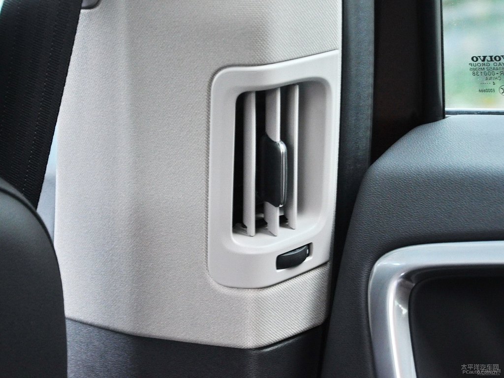 醇咖色沃爾沃XC60車廂內(nèi)飾圖片