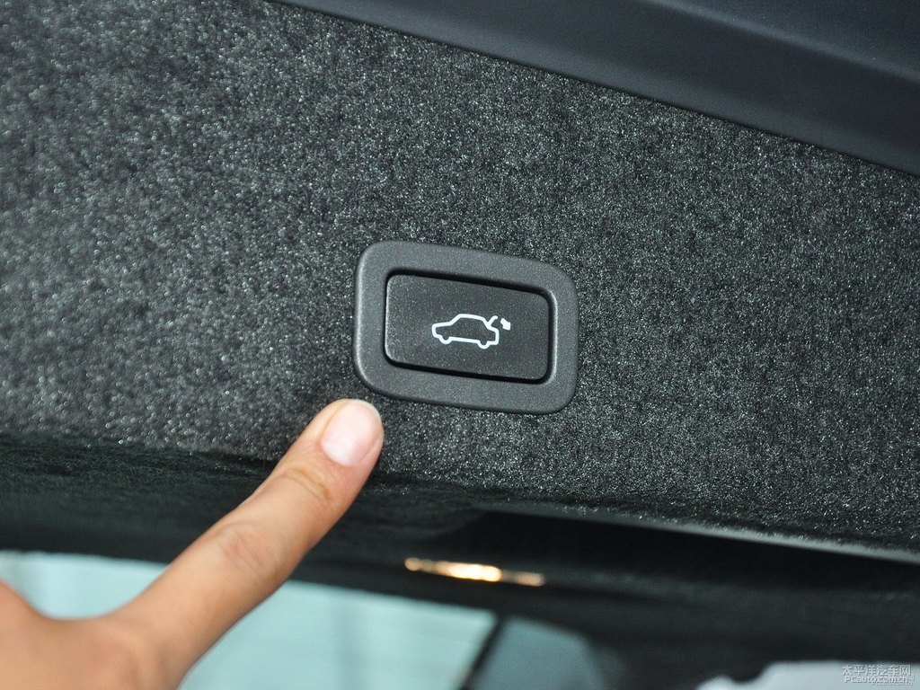 醇咖色沃爾沃XC60后備廂空間圖片