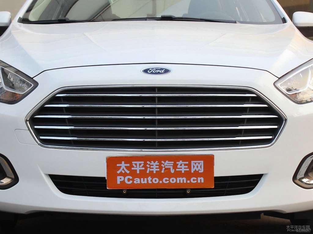 珍珠白福睿斯車頭外觀圖片