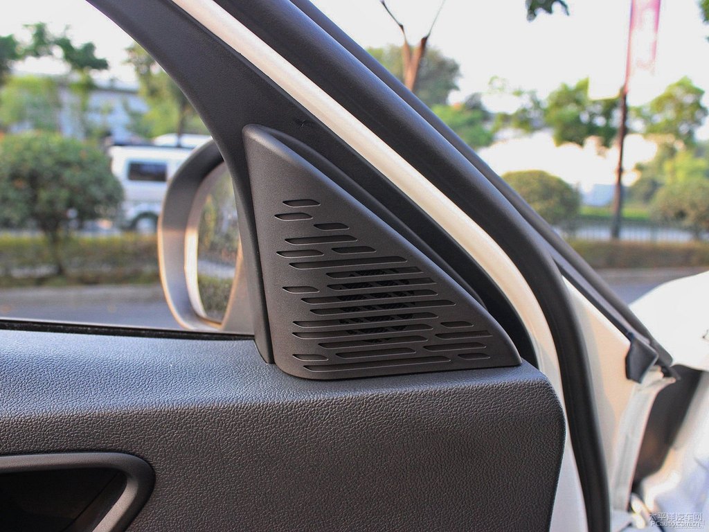 珍珠白福睿斯車廂內(nèi)飾圖片