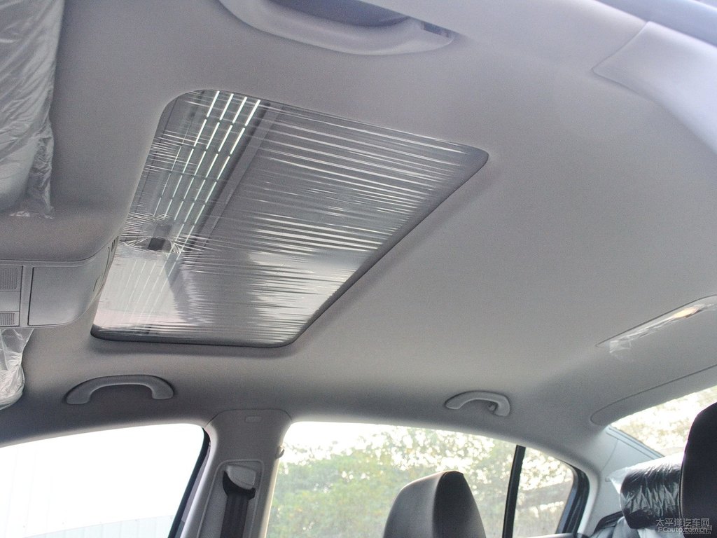 幻影黑邁騰車廂內(nèi)飾圖片