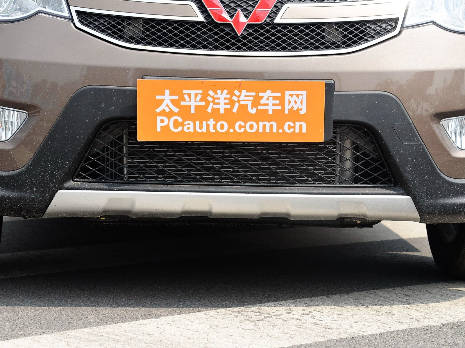五菱宏光S外觀高清大圖