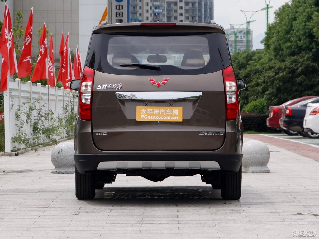 大地棕五菱宏光S整車外觀外觀圖片