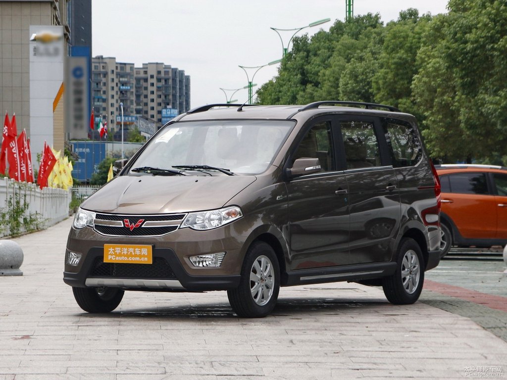 大地棕五菱宏光S整車外觀外觀圖片