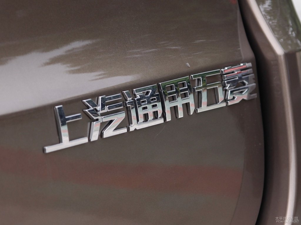 大地棕五菱宏光S車尾外觀圖片