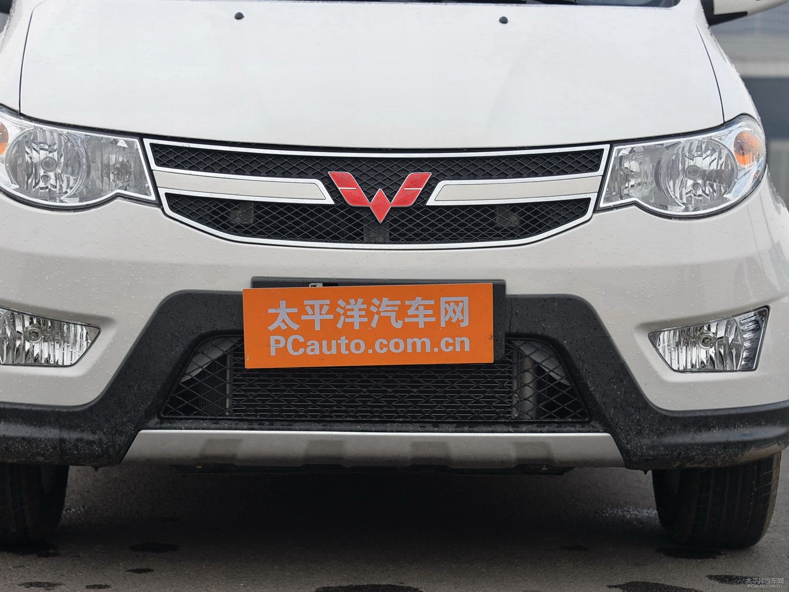 五菱宏光S外觀高清大圖