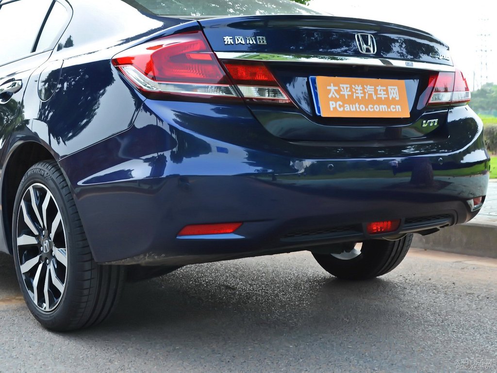 月光藍(lán)思域車尾外觀圖片
