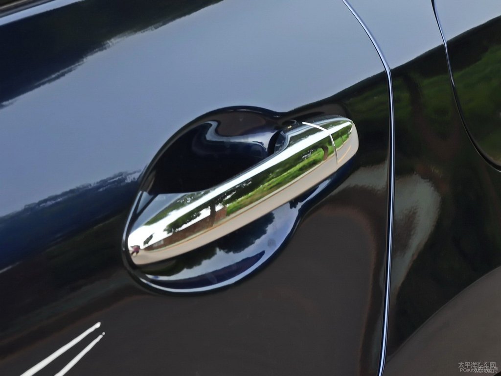 月光藍思域車身外觀圖片