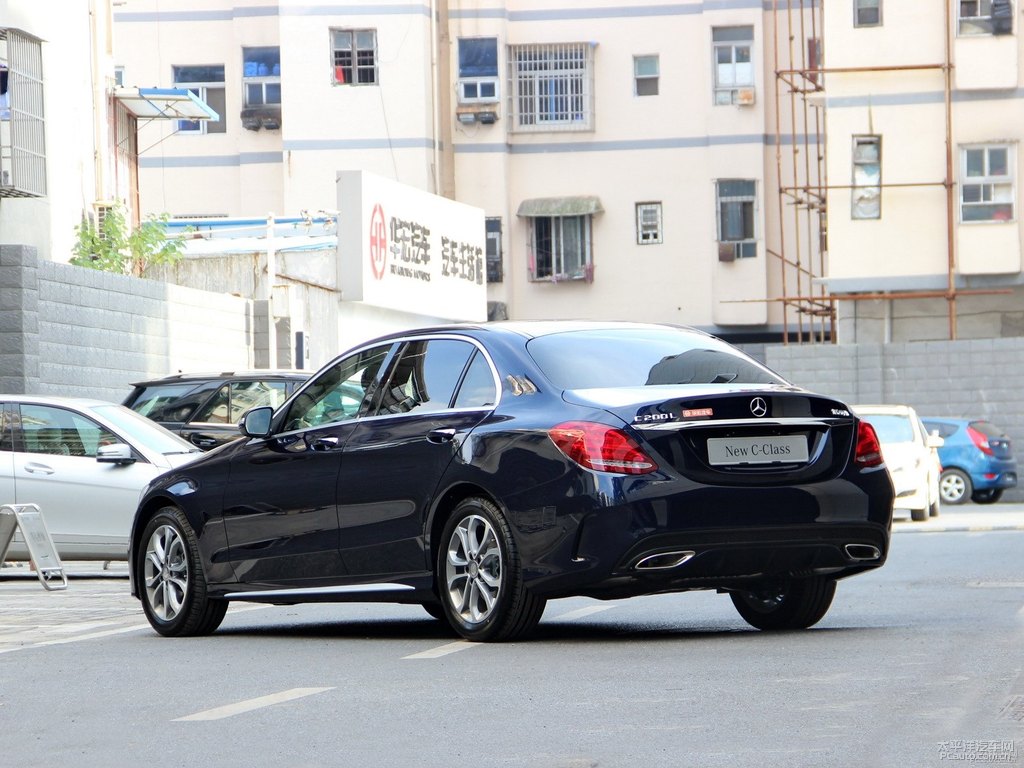 水硅礬鈣石藍(lán)奔馳C級(jí)整車外觀外觀圖片