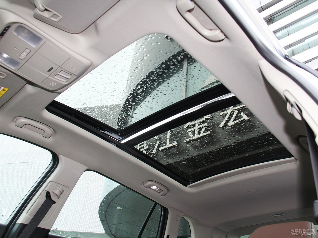 雪域白昂科威車廂內(nèi)飾圖片