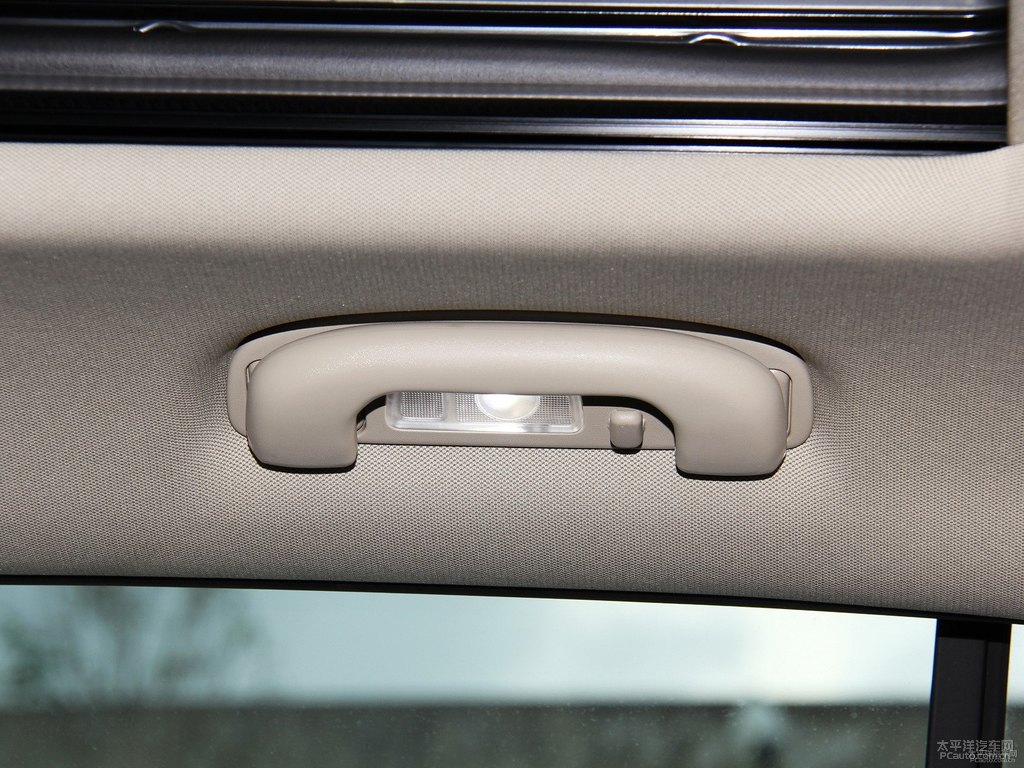 雪域白昂科威車廂內(nèi)飾圖片