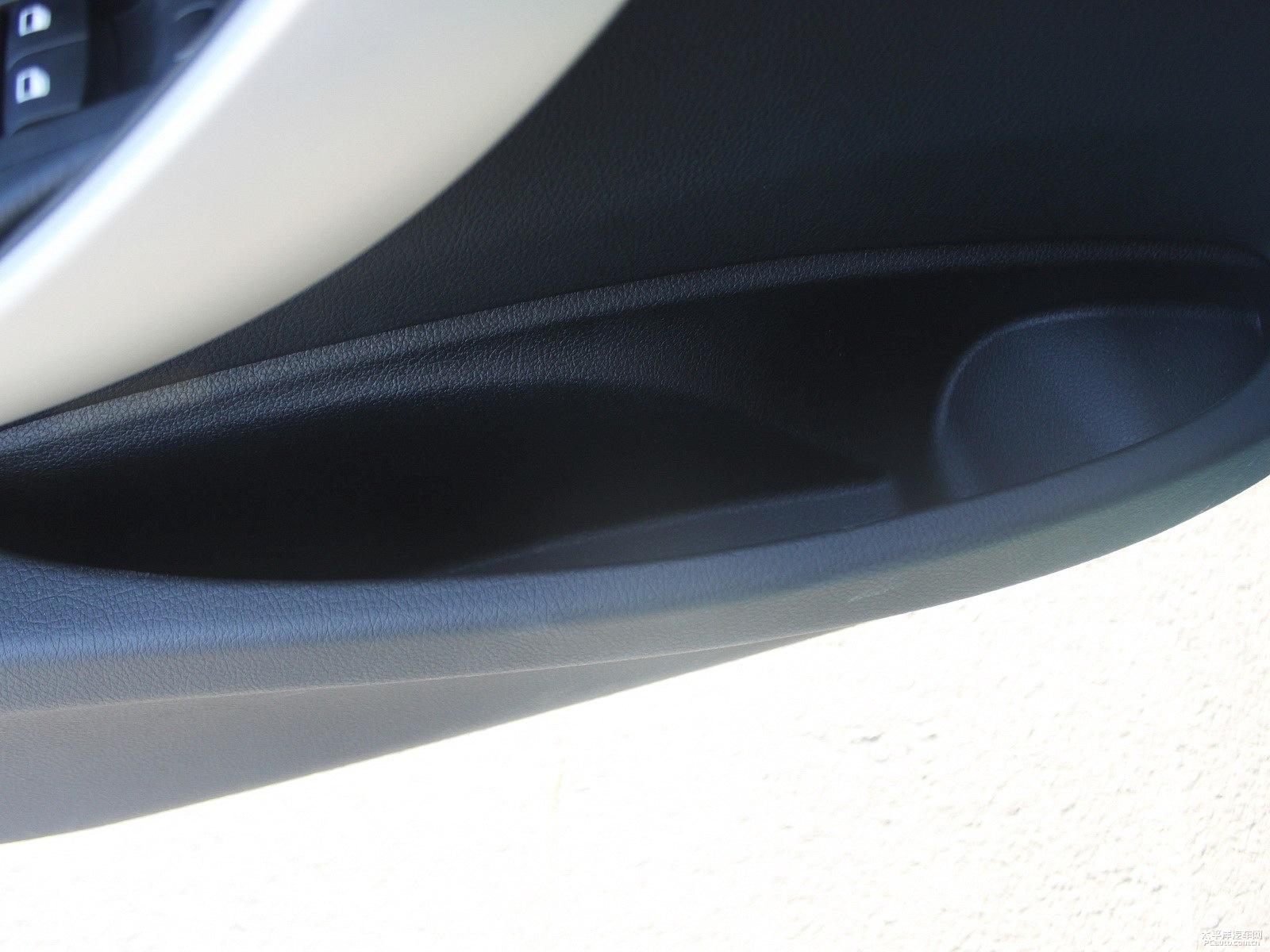 寶馬3系空間高清大圖