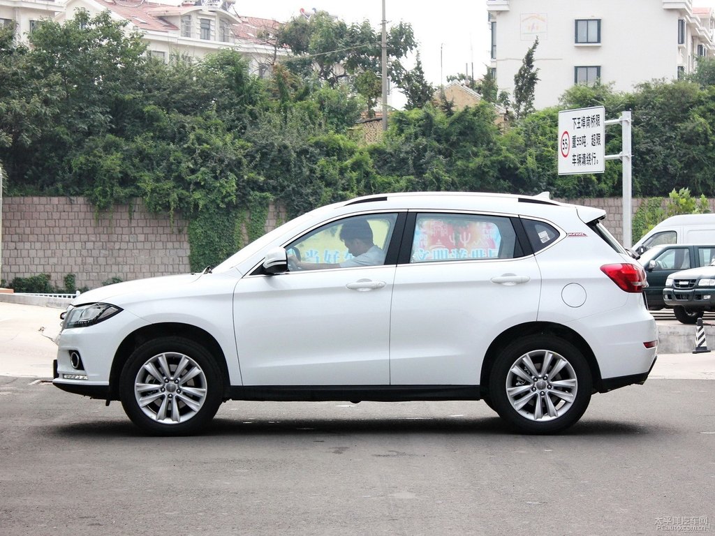 簡約白哈弗H2整車外觀外觀圖片