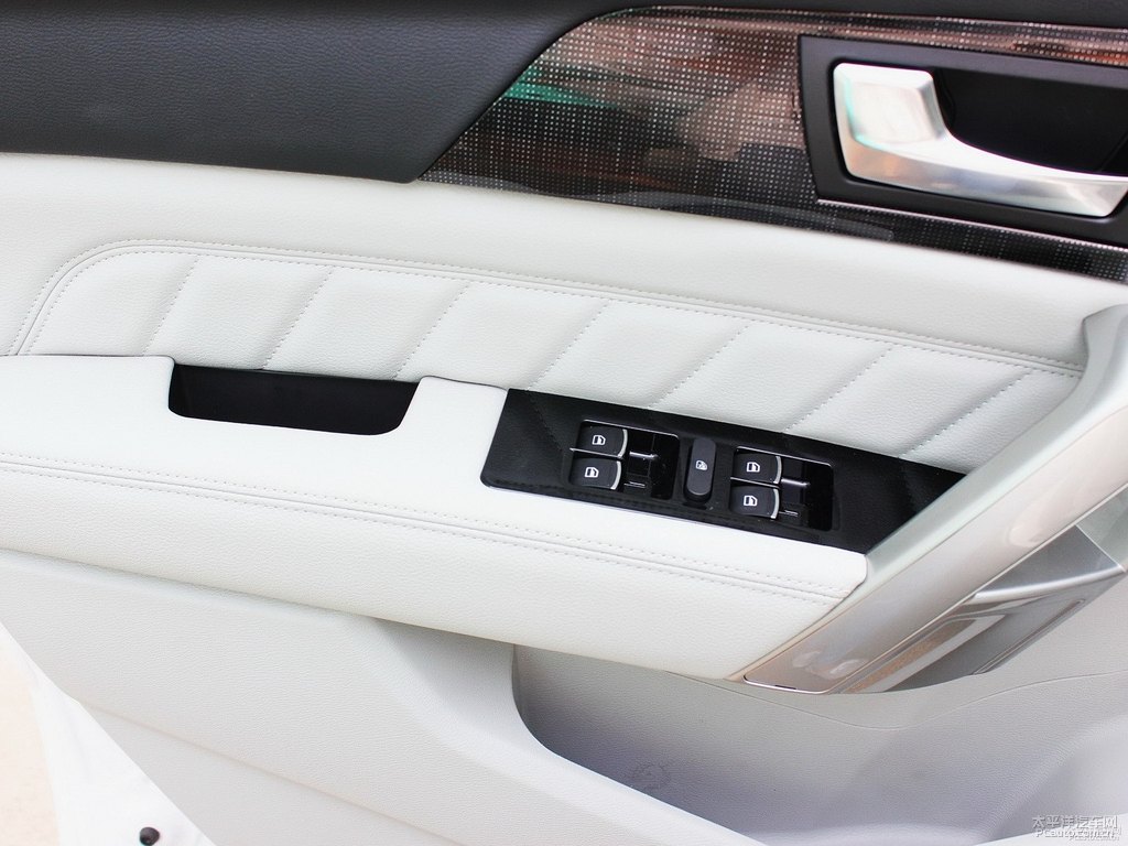 簡約白哈弗H2車廂內(nèi)飾圖片