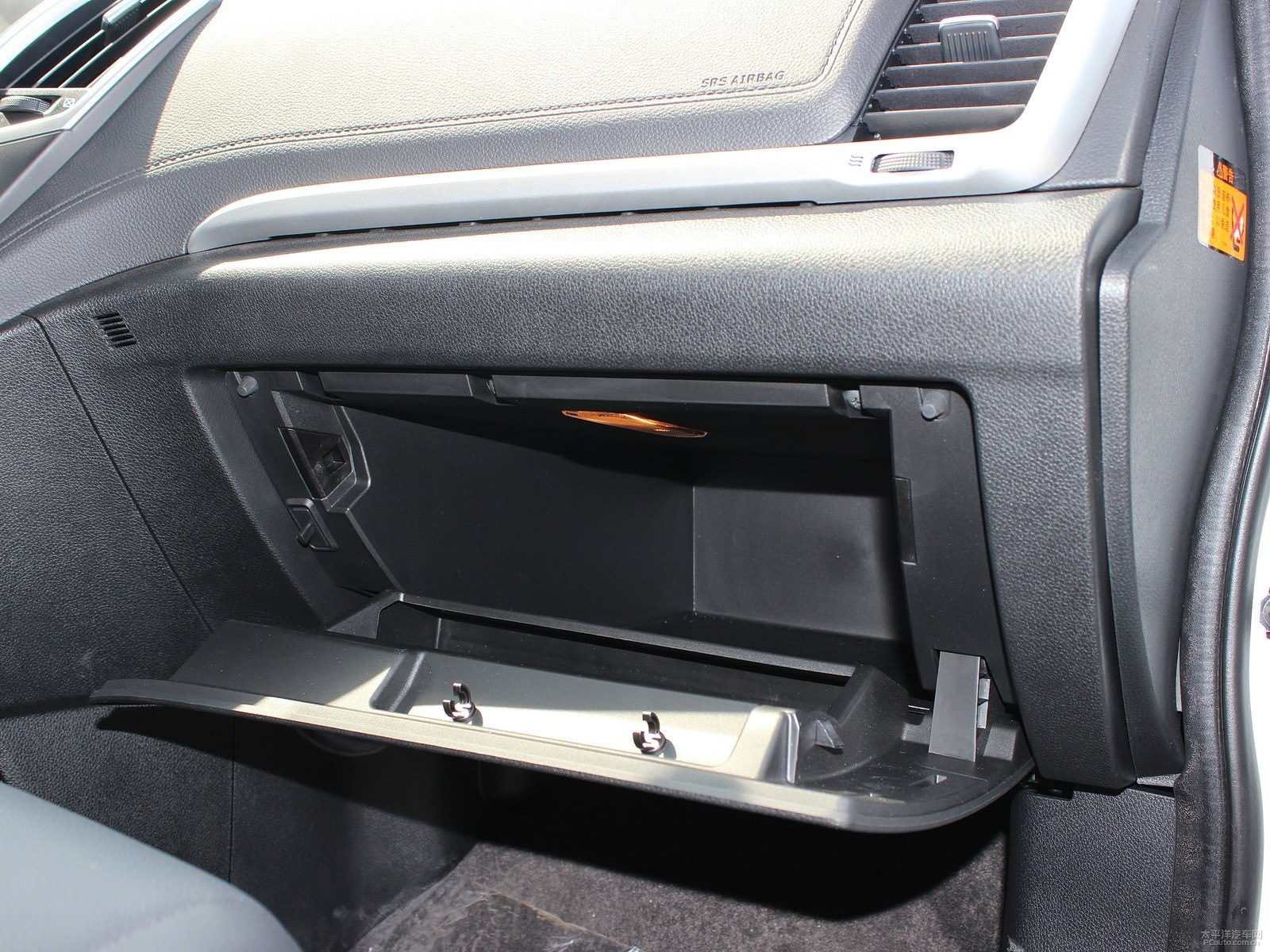 東風(fēng)風(fēng)神AX7空間高清大圖