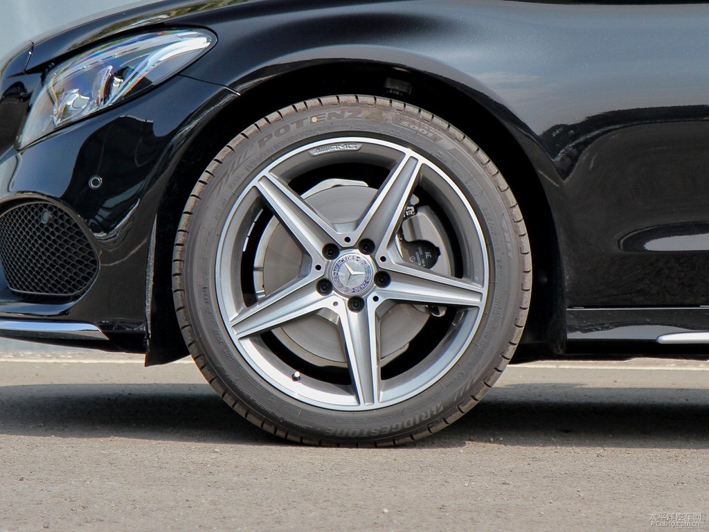 曜巖黑奔馳C級(jí)車身外觀圖片