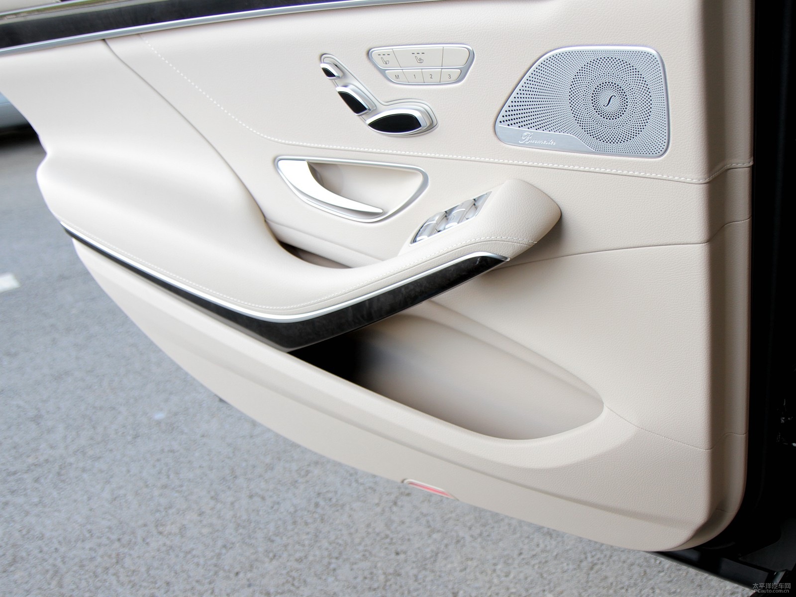 奔馳S級空間高清大圖