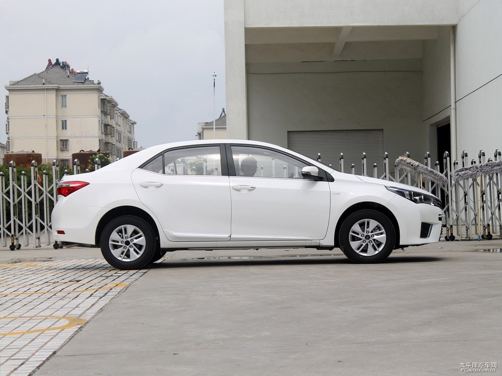 超級(jí)白色卡羅拉整車外觀外觀圖片